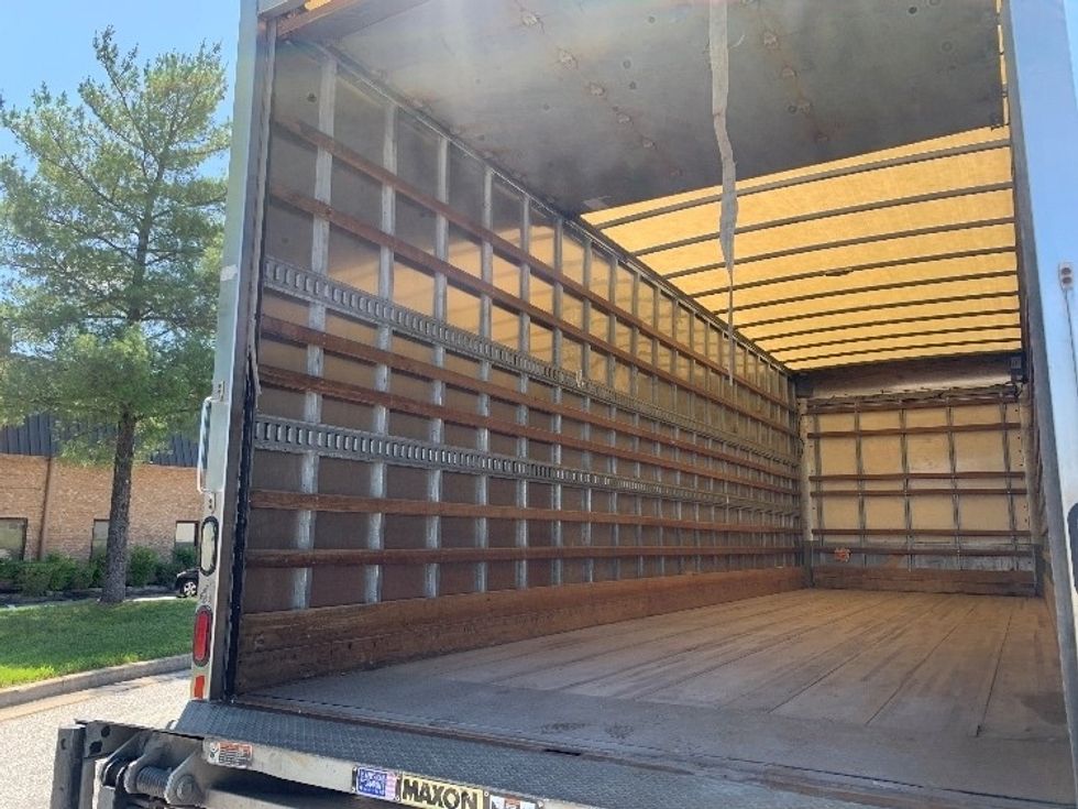 Medium Duty Box Truck-Light and Medium Duty Trucks-International-2019-4300-Jessup-MD-261,887\n\t\tmiles-$ 29,500 - Image 21