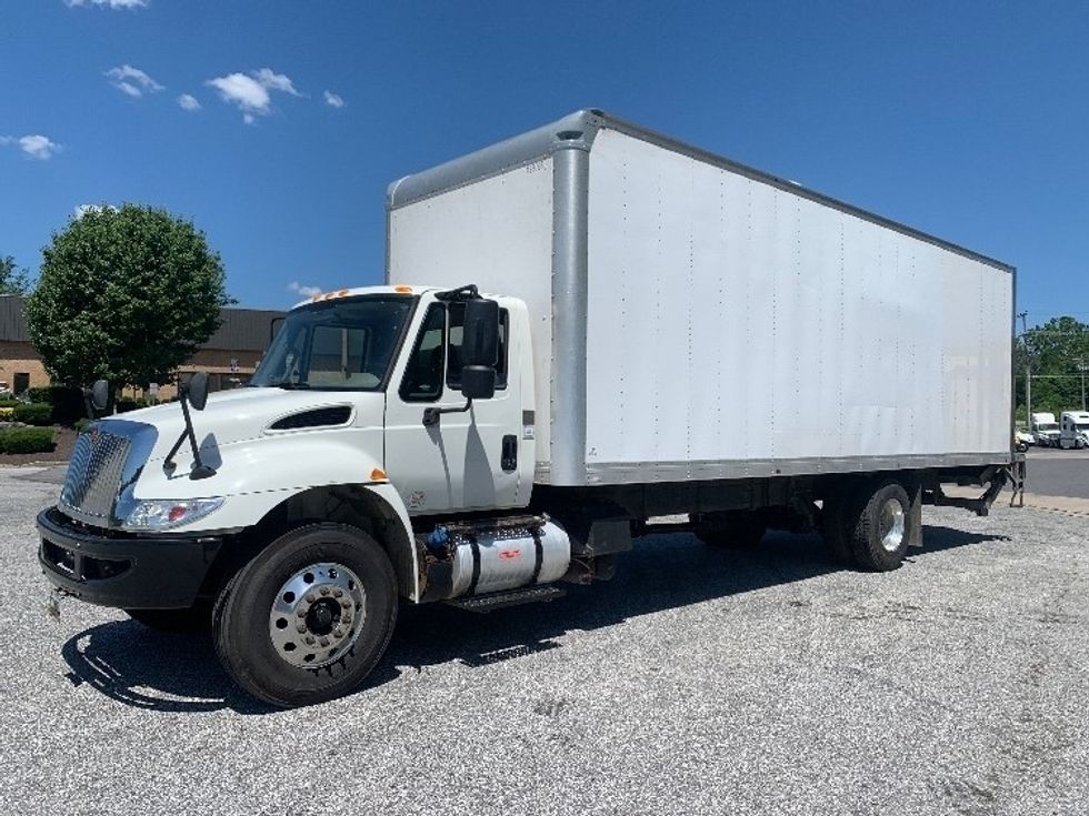 Medium Duty Box Truck-Light and Medium Duty Trucks-International-2019-4300-Jessup-MD-261,887\n\t\tmiles-$ 29,500 - Image 3