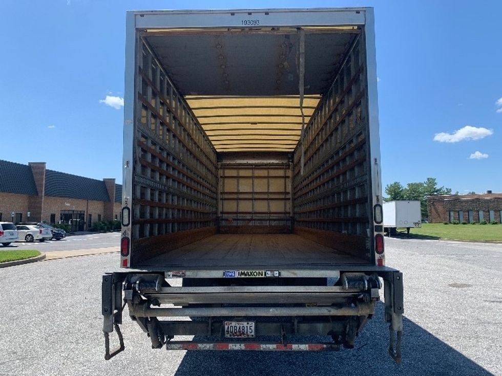 Medium Duty Box Truck-Light and Medium Duty Trucks-International-2019-4300-Jessup-MD-261,887\n\t\tmiles-$ 29,500 - Image 9