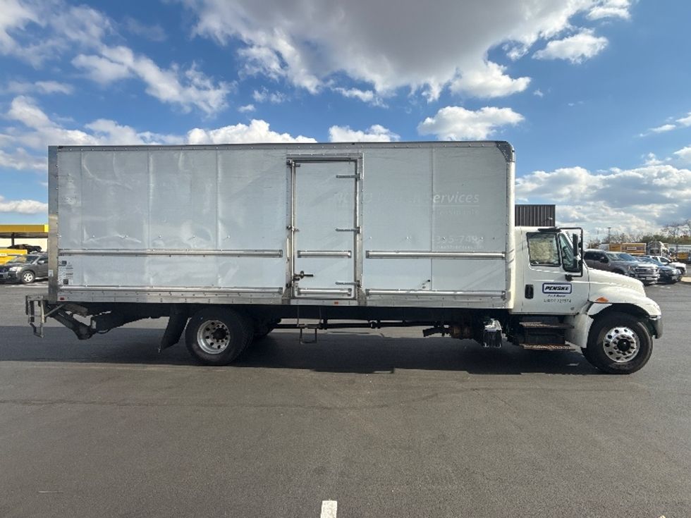 Medium Duty Box Truck-Light and Medium Duty Trucks-International-2019-4300-Jessup-MD-267,251\n\t\tmiles-$ 28,750 - Image 14
