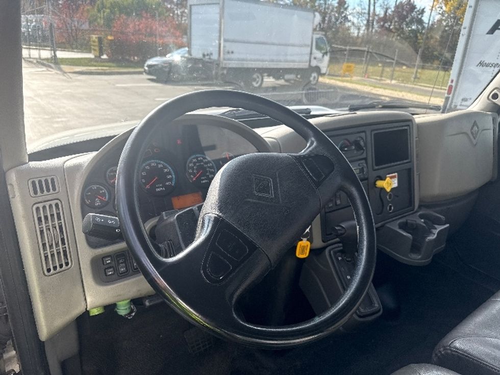 Medium Duty Box Truck-Light and Medium Duty Trucks-International-2019-4300-Jessup-MD-267,251\n\t\tmiles-$ 28,750 - Image 17