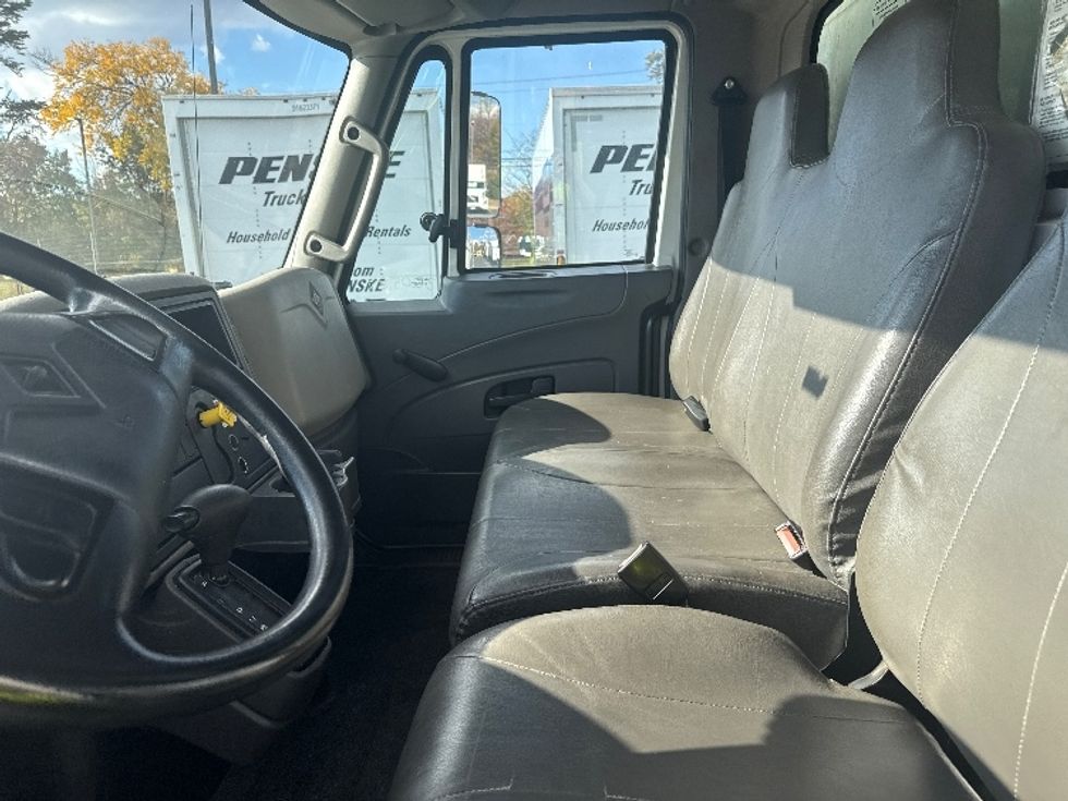 Medium Duty Box Truck-Light and Medium Duty Trucks-International-2019-4300-Jessup-MD-267,251\n\t\tmiles-$ 28,750 - Image 18
