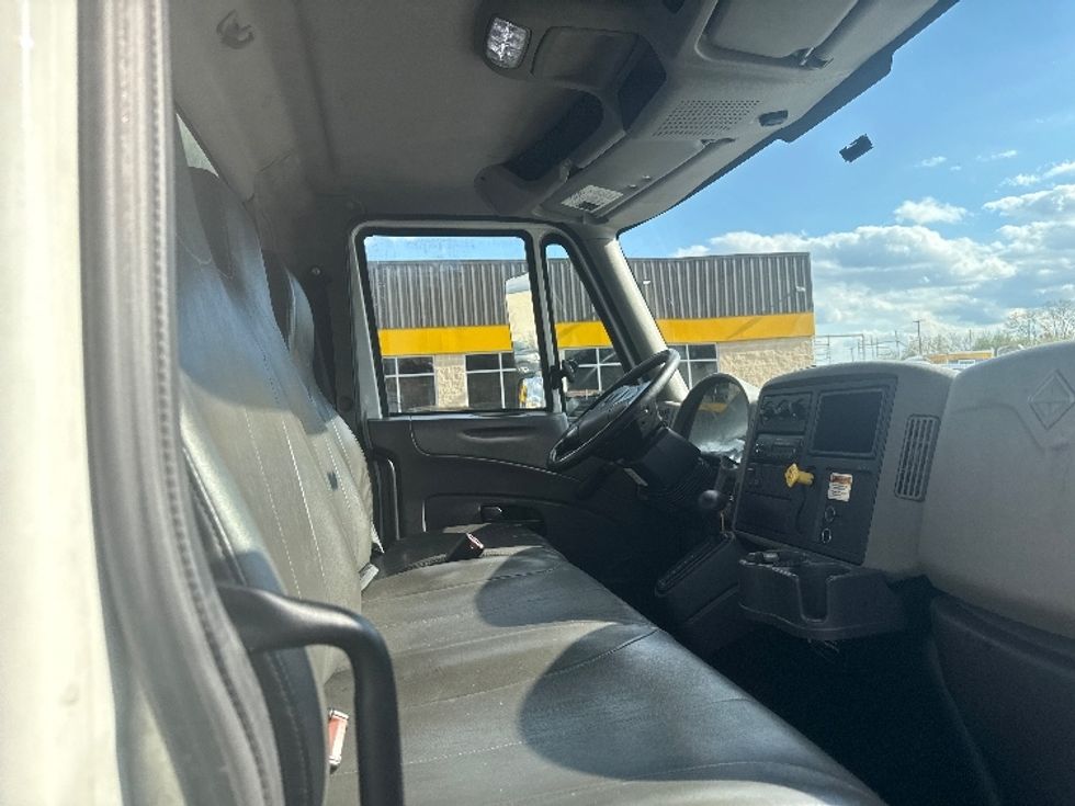 Medium Duty Box Truck-Light and Medium Duty Trucks-International-2019-4300-Jessup-MD-267,251\n\t\tmiles-$ 28,750 - Image 21