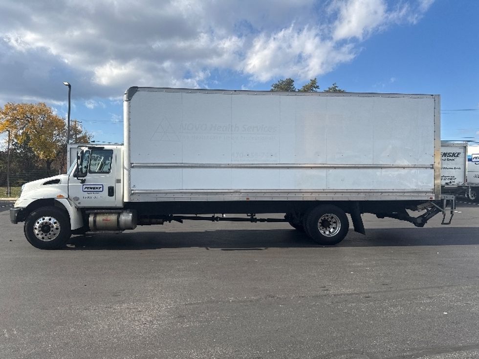 Medium Duty Box Truck-Light and Medium Duty Trucks-International-2019-4300-Jessup-MD-267,251\n\t\tmiles-$ 28,750 - Image 4