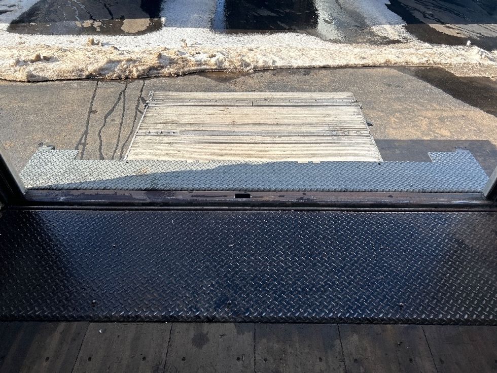 Medium Duty Box Truck-Light and Medium Duty Trucks-International-2019-4300-Jessup-PA-328,011\n\t\tmiles-$ 19,000 - Image 10