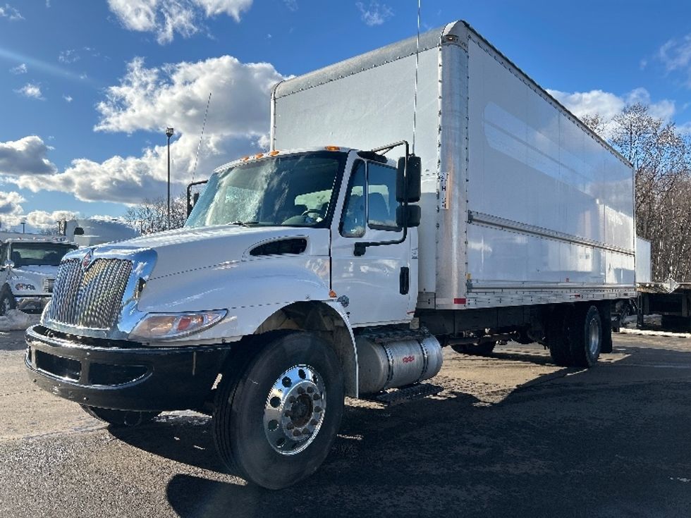 Medium Duty Box Truck-Light and Medium Duty Trucks-International-2019-4300-Jessup-PA-328,011\n\t\tmiles-$ 19,000 - Image 3
