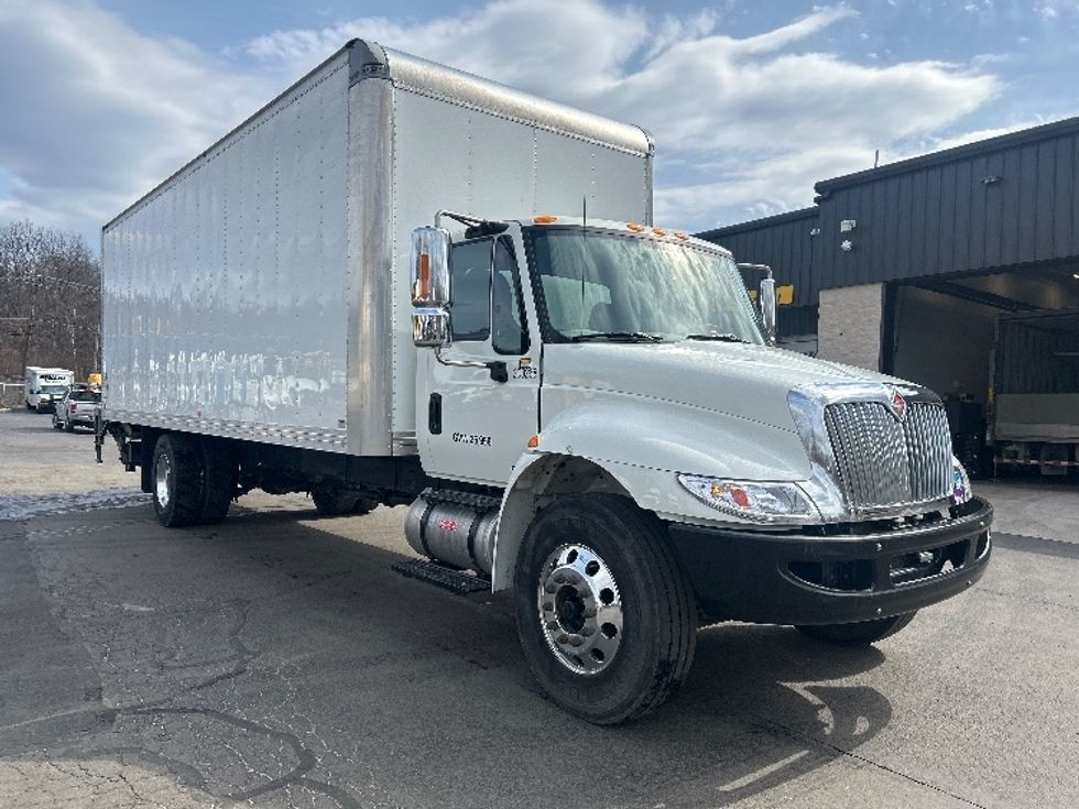 Medium Duty Box Truck-Light and Medium Duty Trucks-International-2019-4300-Jessup-PA-76,555\n\t\tmiles-$ 56,250 - Image 1