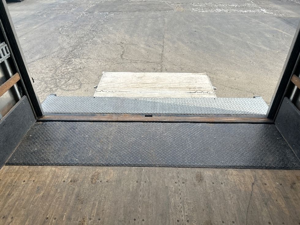 Medium Duty Box Truck-Light and Medium Duty Trucks-International-2019-4300-Jessup-PA-76,555\n\t\tmiles-$ 56,250 - Image 10