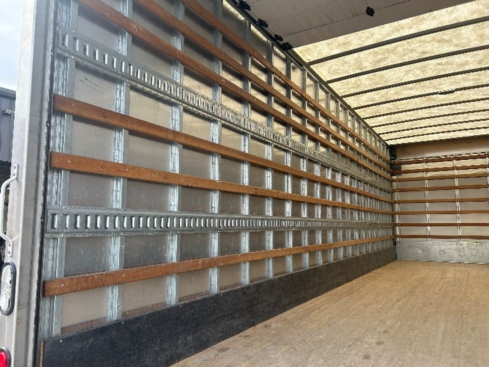 Medium Duty Box Truck-Light and Medium Duty Trucks-International-2019-4300-Jessup-PA-76,555\n\t\tmiles-$ 56,250 - Image 11