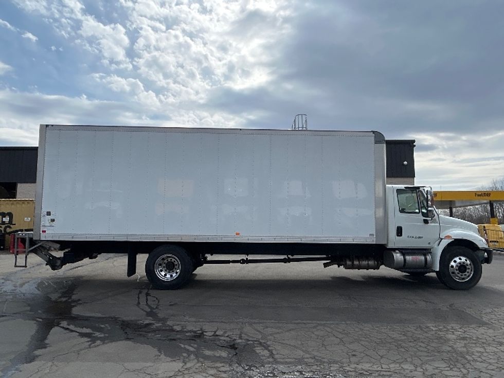 Medium Duty Box Truck-Light and Medium Duty Trucks-International-2019-4300-Jessup-PA-76,555\n\t\tmiles-$ 56,250 - Image 15