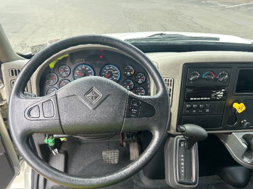 Medium Duty Box Truck-Light and Medium Duty Trucks-International-2019-4300-Jessup-PA-76,555\n\t\tmiles-$ 56,250 - Image 18