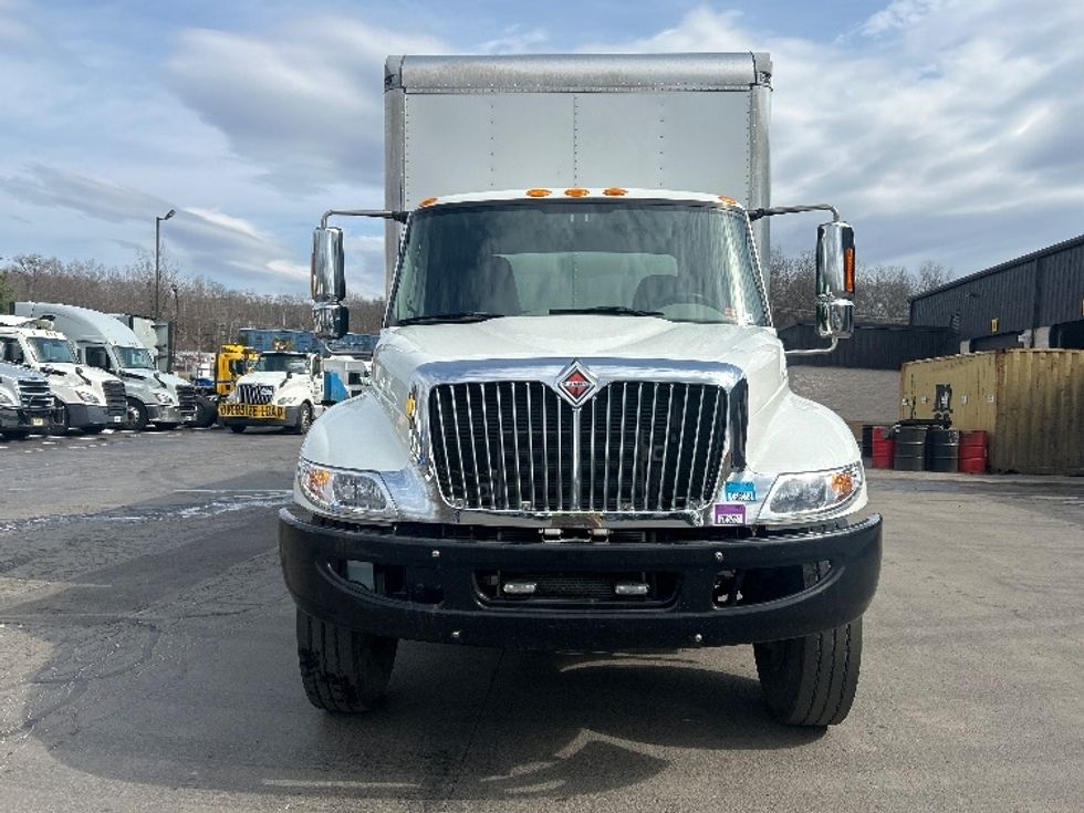 Medium Duty Box Truck-Light and Medium Duty Trucks-International-2019-4300-Jessup-PA-76,555\n\t\tmiles-$ 56,250 - Image 2