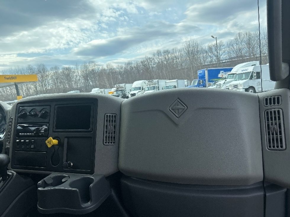 Medium Duty Box Truck-Light and Medium Duty Trucks-International-2019-4300-Jessup-PA-76,555\n\t\tmiles-$ 56,250 - Image 21