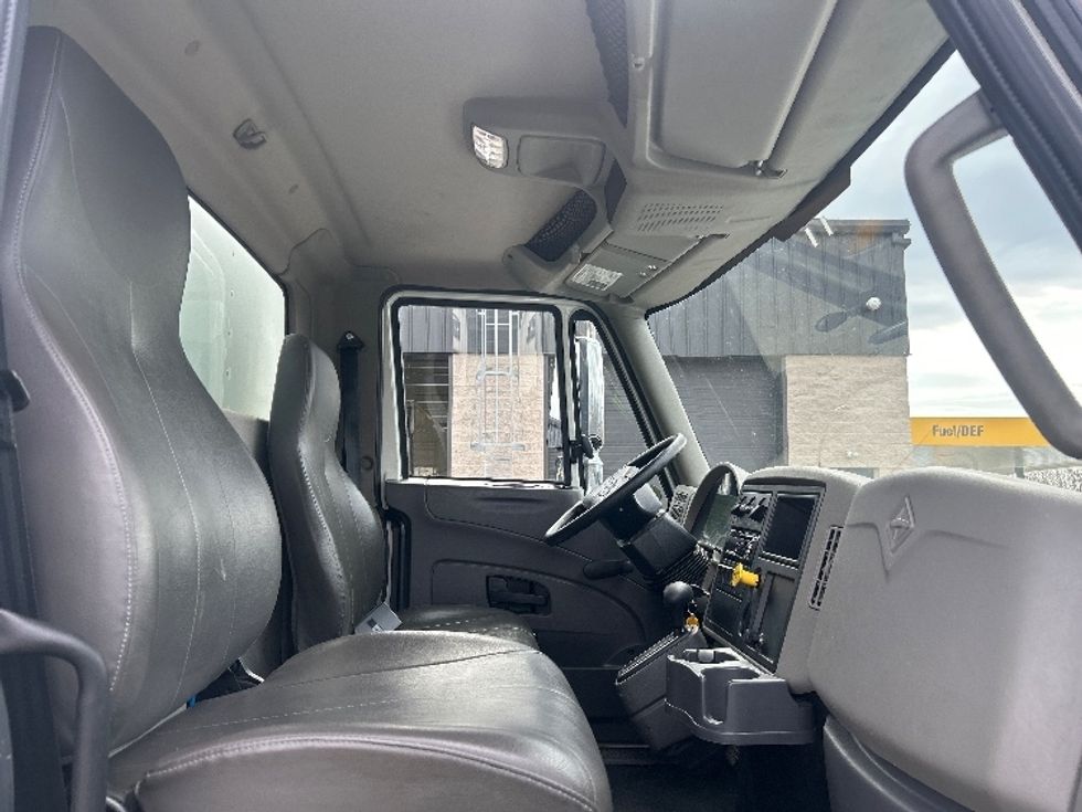Medium Duty Box Truck-Light and Medium Duty Trucks-International-2019-4300-Jessup-PA-76,555\n\t\tmiles-$ 56,250 - Image 22