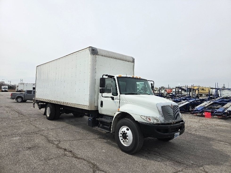 Medium Duty Box Truck-Light and Medium Duty Trucks-International-2019-4300-Kansas City-MO-279,706\n\t\tmiles-$ 29,250 - Image 1