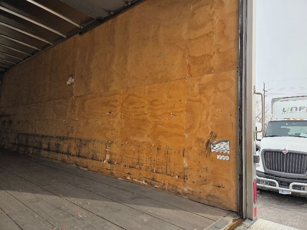 Medium Duty Box Truck-Light and Medium Duty Trucks-International-2019-4300-Kansas City-MO-279,706\n\t\tmiles-$ 29,250 - Image 12