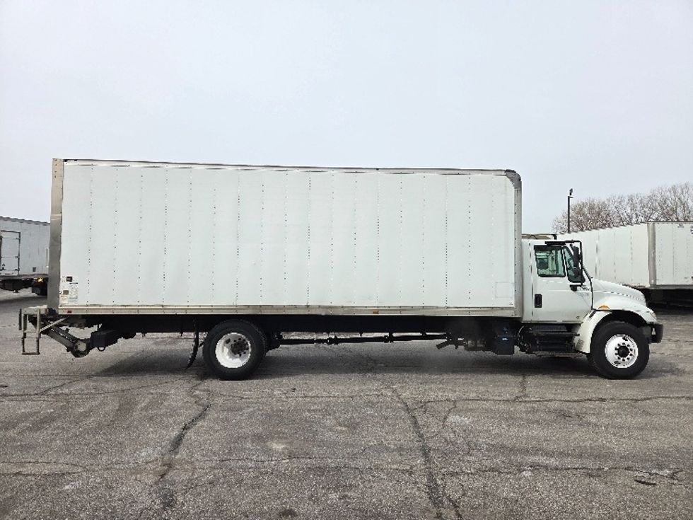 Medium Duty Box Truck-Light and Medium Duty Trucks-International-2019-4300-Kansas City-MO-279,706\n\t\tmiles-$ 29,250 - Image 15