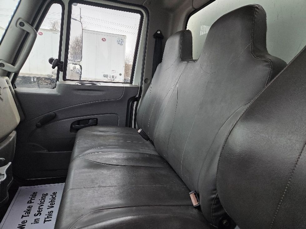 Medium Duty Box Truck-Light and Medium Duty Trucks-International-2019-4300-Kansas City-MO-279,706\n\t\tmiles-$ 29,250 - Image 19