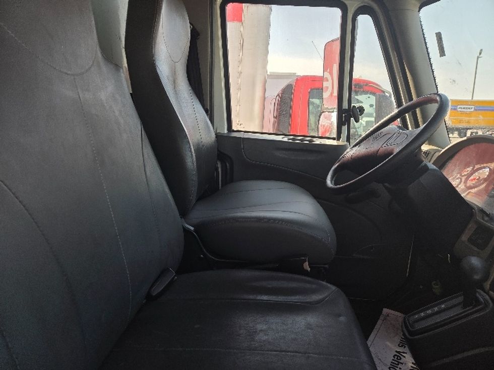 Medium Duty Box Truck-Light and Medium Duty Trucks-International-2019-4300-Kansas City-MO-279,706\n\t\tmiles-$ 29,250 - Image 22