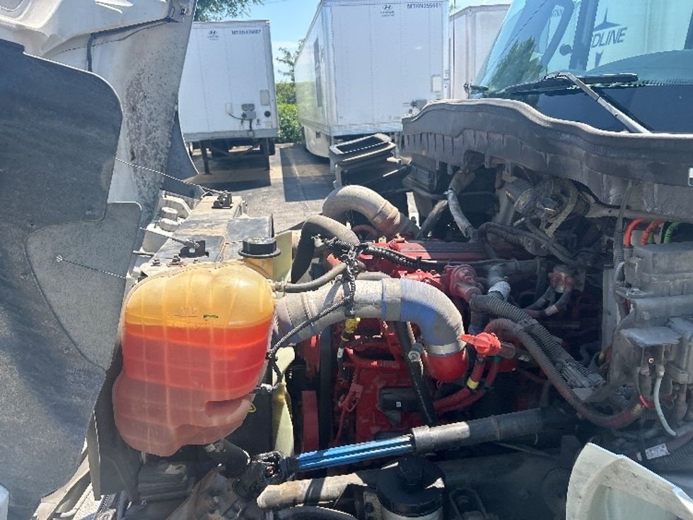 Medium Duty Box Truck-Light and Medium Duty Trucks-International-2019-4300-Kansas City-MO-30,763\n\t\tmiles-$ 50,750 - Image 24