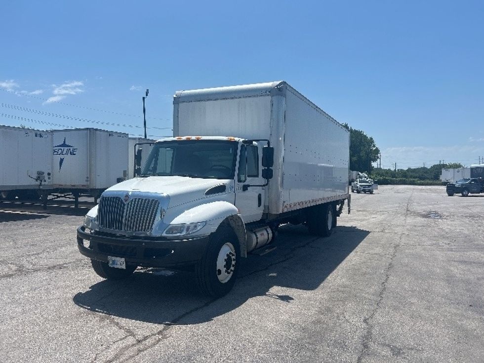 Medium Duty Box Truck-Light and Medium Duty Trucks-International-2019-4300-Kansas City-MO-30,763\n\t\tmiles-$ 50,750 - Image 3