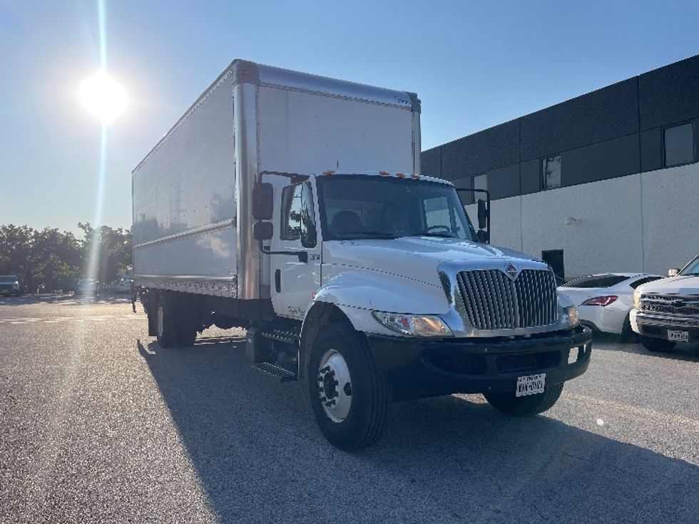 Medium Duty Box Truck-Light and Medium Duty Trucks-International-2019-4300-Katy-TX-109,397\n\t\tmiles-$ 51,750 - Image 1