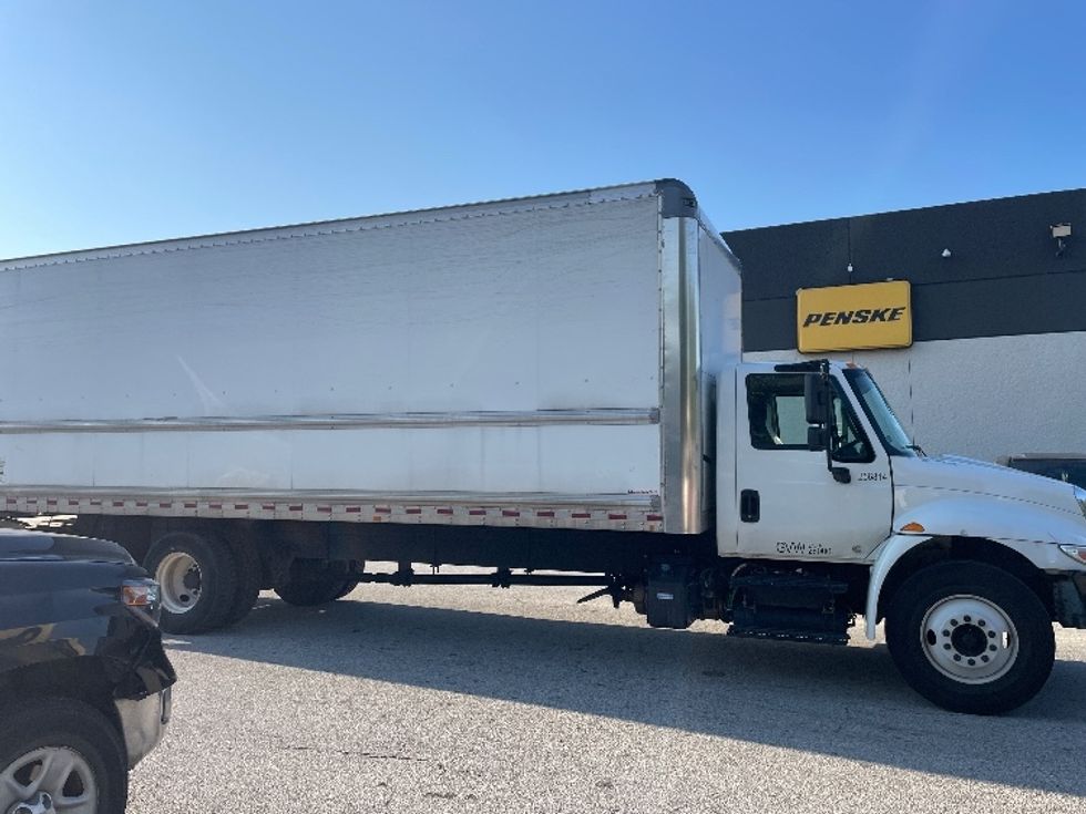 Medium Duty Box Truck-Light and Medium Duty Trucks-International-2019-4300-Katy-TX-109,397\n\t\tmiles-$ 51,750 - Image 15