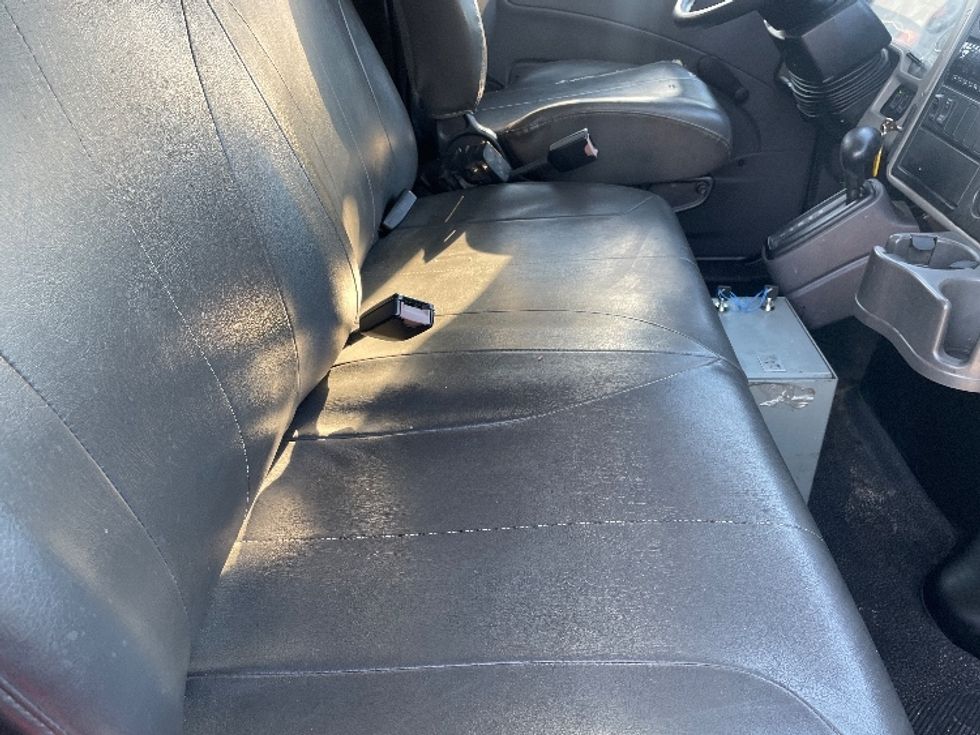 Medium Duty Box Truck-Light and Medium Duty Trucks-International-2019-4300-Katy-TX-109,397\n\t\tmiles-$ 51,750 - Image 22