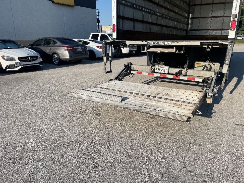 Medium Duty Box Truck-Light and Medium Duty Trucks-International-2019-4300-Katy-TX-109,397\n\t\tmiles-$ 51,750 - Image 9