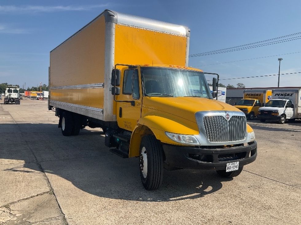 Medium Duty Box Truck-Light and Medium Duty Trucks-International-2019-4300-Katy-TX-119,982\n\t\tmiles-$ 57,500 - Image 1