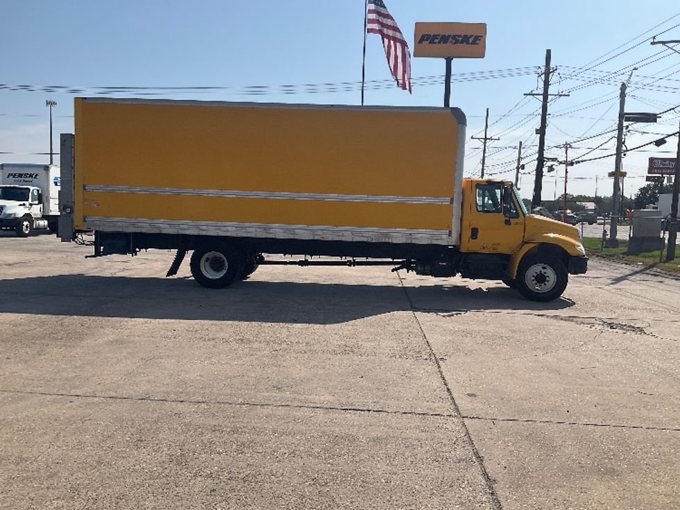 Medium Duty Box Truck-Light and Medium Duty Trucks-International-2019-4300-Katy-TX-119,982\n\t\tmiles-$ 57,500 - Image 15