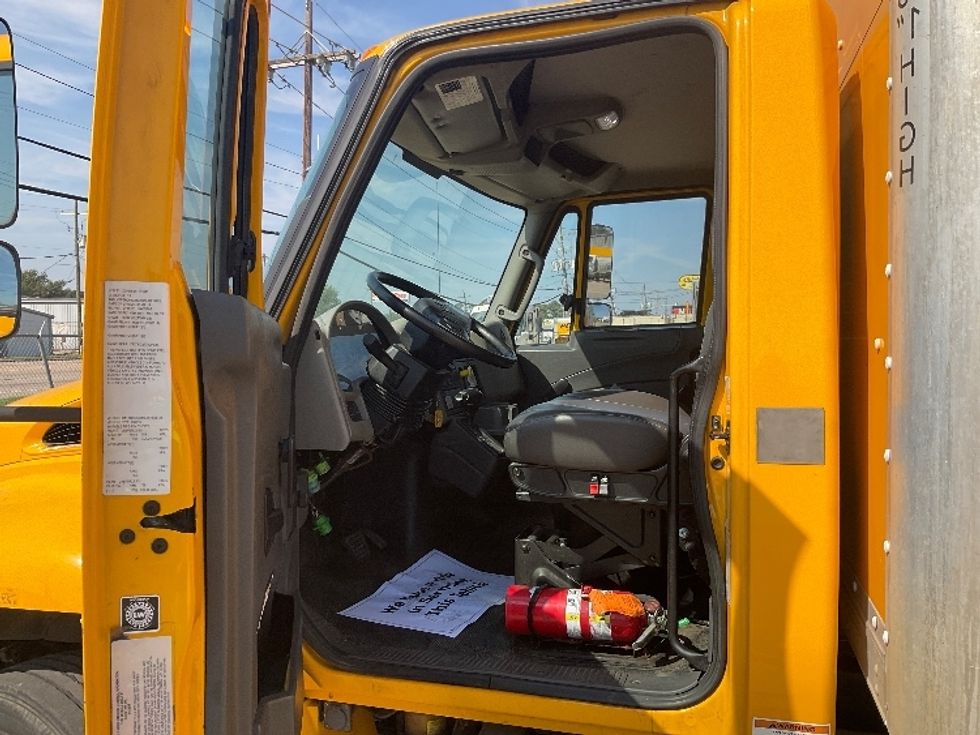 Medium Duty Box Truck-Light and Medium Duty Trucks-International-2019-4300-Katy-TX-119,982\n\t\tmiles-$ 57,500 - Image 16