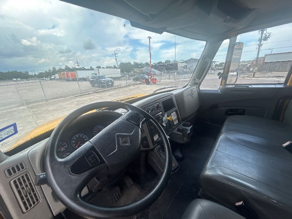 Medium Duty Box Truck-Light and Medium Duty Trucks-International-2019-4300-Katy-TX-119,982\n\t\tmiles-$ 57,500 - Image 17