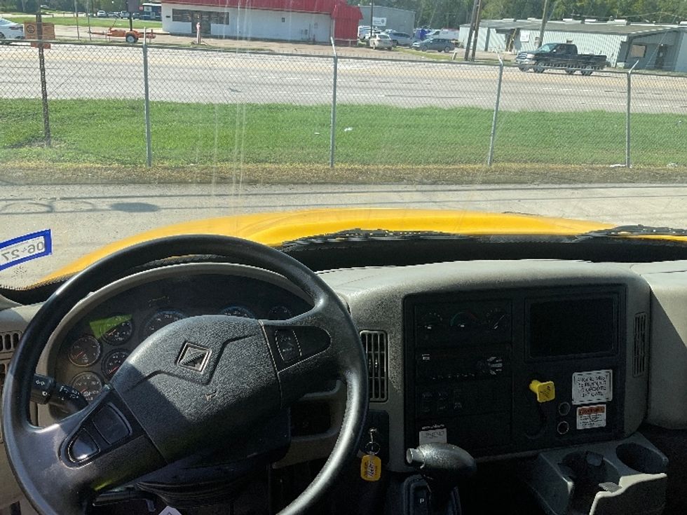 Medium Duty Box Truck-Light and Medium Duty Trucks-International-2019-4300-Katy-TX-119,982\n\t\tmiles-$ 57,500 - Image 18