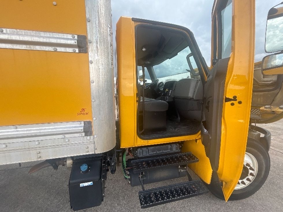 Medium Duty Box Truck-Light and Medium Duty Trucks-International-2019-4300-Katy-TX-119,982\n\t\tmiles-$ 57,500 - Image 20