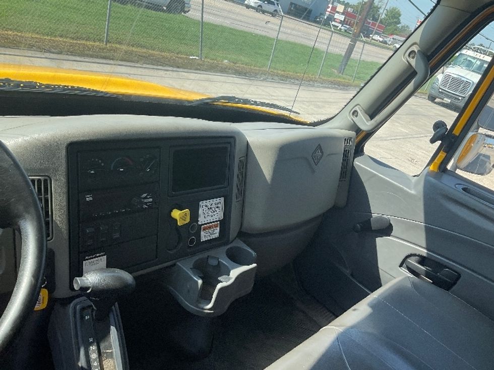 Medium Duty Box Truck-Light and Medium Duty Trucks-International-2019-4300-Katy-TX-119,982\n\t\tmiles-$ 57,500 - Image 21