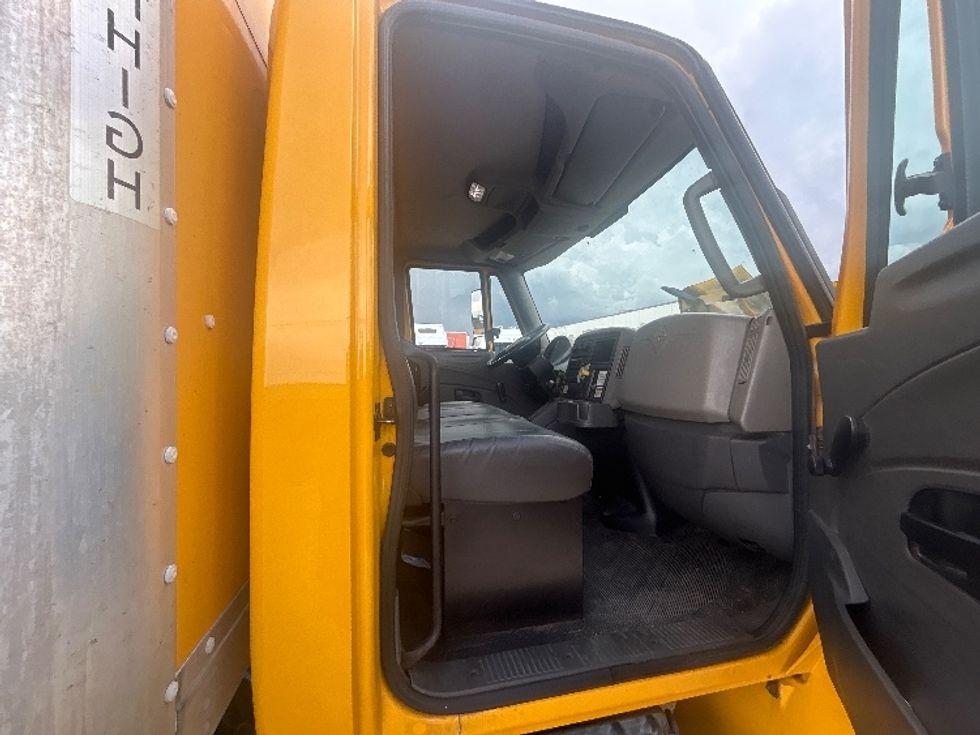 Medium Duty Box Truck-Light and Medium Duty Trucks-International-2019-4300-Katy-TX-119,982\n\t\tmiles-$ 57,500 - Image 22