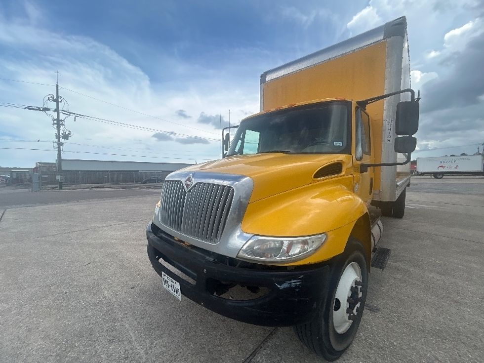 Medium Duty Box Truck-Light and Medium Duty Trucks-International-2019-4300-Katy-TX-119,982\n\t\tmiles-$ 57,500 - Image 3