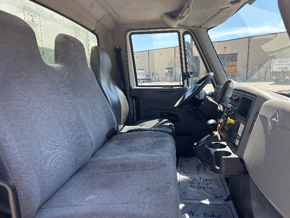 Medium Duty Box Truck-Light and Medium Duty Trucks-International-2019-4300-Katy-TX-174,017\n\t\tmiles-$ 43,750 - Image 22