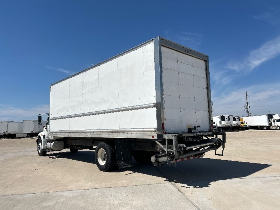 Medium Duty Box Truck-Light and Medium Duty Trucks-International-2019-4300-Katy-TX-174,017\n\t\tmiles-$ 43,750 - Image 6