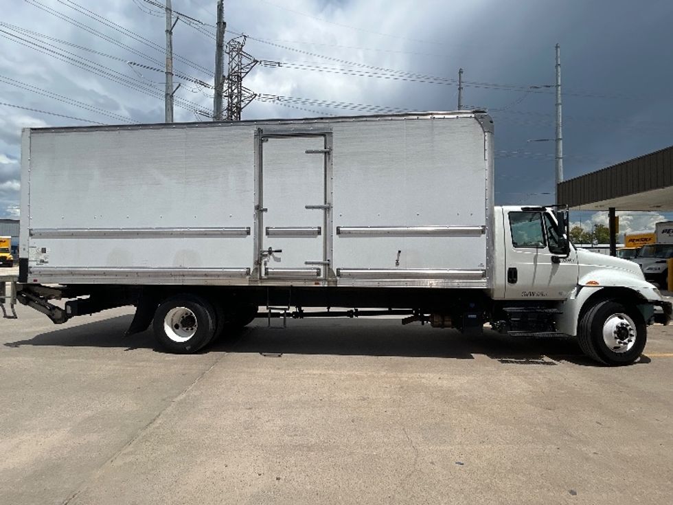 Medium Duty Box Truck-Light and Medium Duty Trucks-International-2019-4300-Katy-TX-236,567\n\t\tmiles-$ 33,500 - Image 15