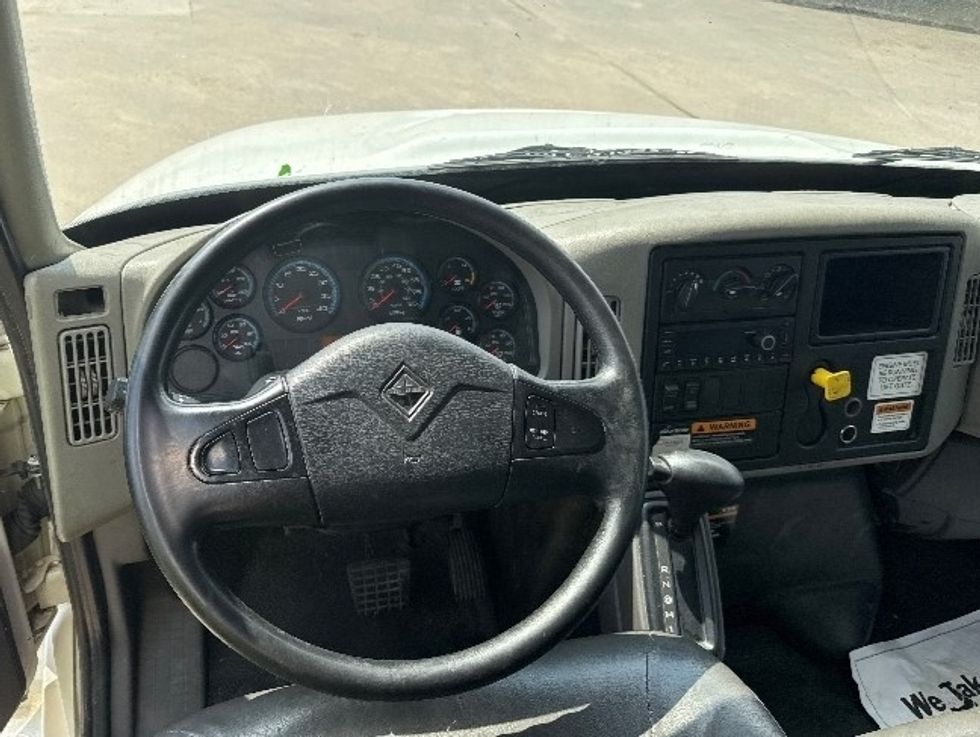 Medium Duty Box Truck-Light and Medium Duty Trucks-International-2019-4300-Katy-TX-236,567\n\t\tmiles-$ 33,500 - Image 17