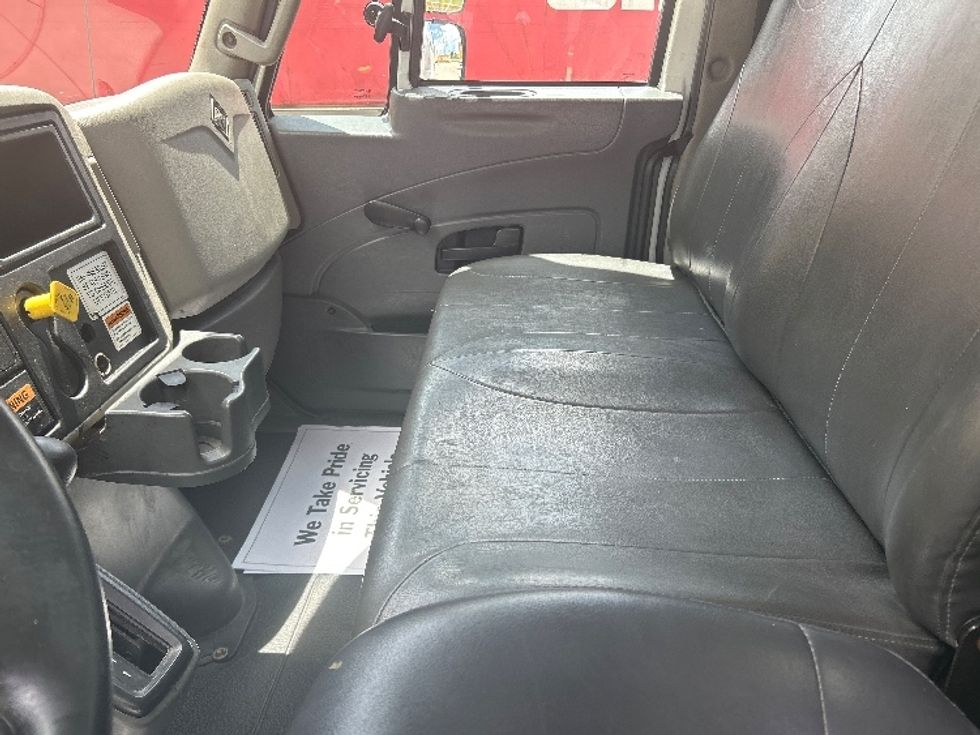 Medium Duty Box Truck-Light and Medium Duty Trucks-International-2019-4300-Katy-TX-236,567\n\t\tmiles-$ 33,500 - Image 18