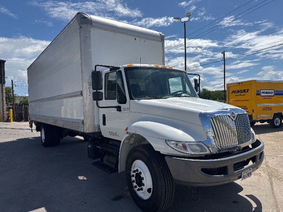 Medium Duty Box Truck-Light and Medium Duty Trucks-International-2019-4300-Katy-TX-237,365\n\t\tmiles-$ 34,000 - Image 1