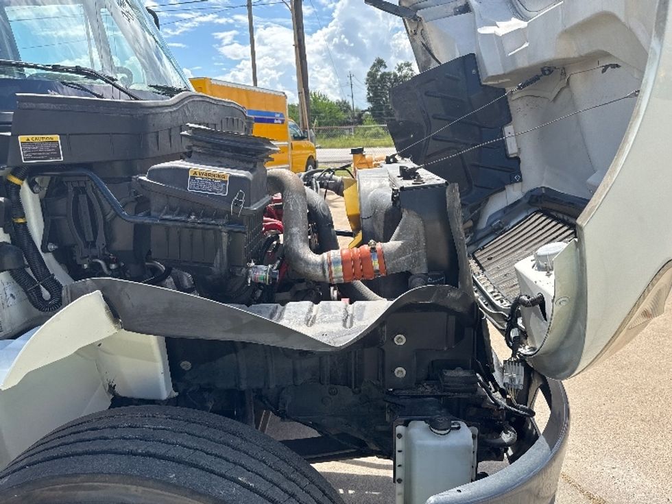 Medium Duty Box Truck-Light and Medium Duty Trucks-International-2019-4300-Katy-TX-237,365\n\t\tmiles-$ 34,000 - Image 23