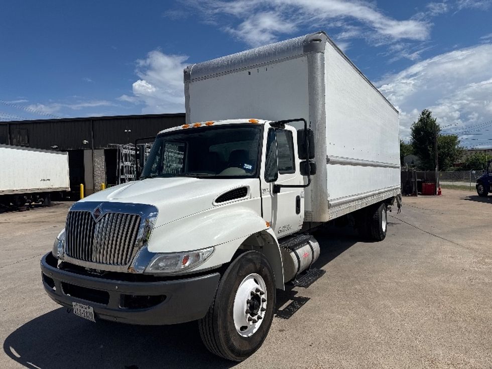 Medium Duty Box Truck-Light and Medium Duty Trucks-International-2019-4300-Katy-TX-237,365\n\t\tmiles-$ 34,000 - Image 3