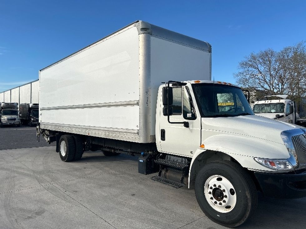 Medium Duty Box Truck-Light and Medium Duty Trucks-International-2019-4300-Katy-TX-72,443\n\t\tmiles-$ 55,250 - Image 1