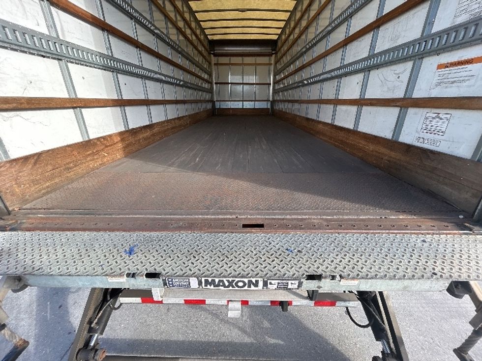 Medium Duty Box Truck-Light and Medium Duty Trucks-International-2019-4300-Katy-TX-72,443\n\t\tmiles-$ 55,250 - Image 10