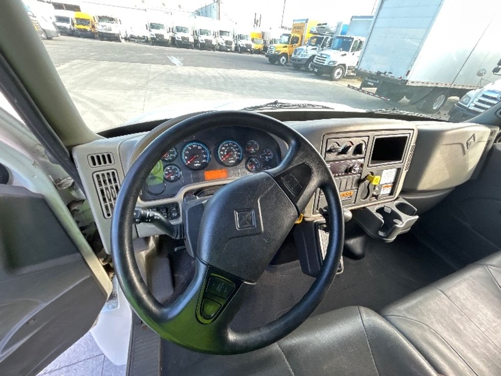 Medium Duty Box Truck-Light and Medium Duty Trucks-International-2019-4300-Katy-TX-72,443\n\t\tmiles-$ 55,250 - Image 18