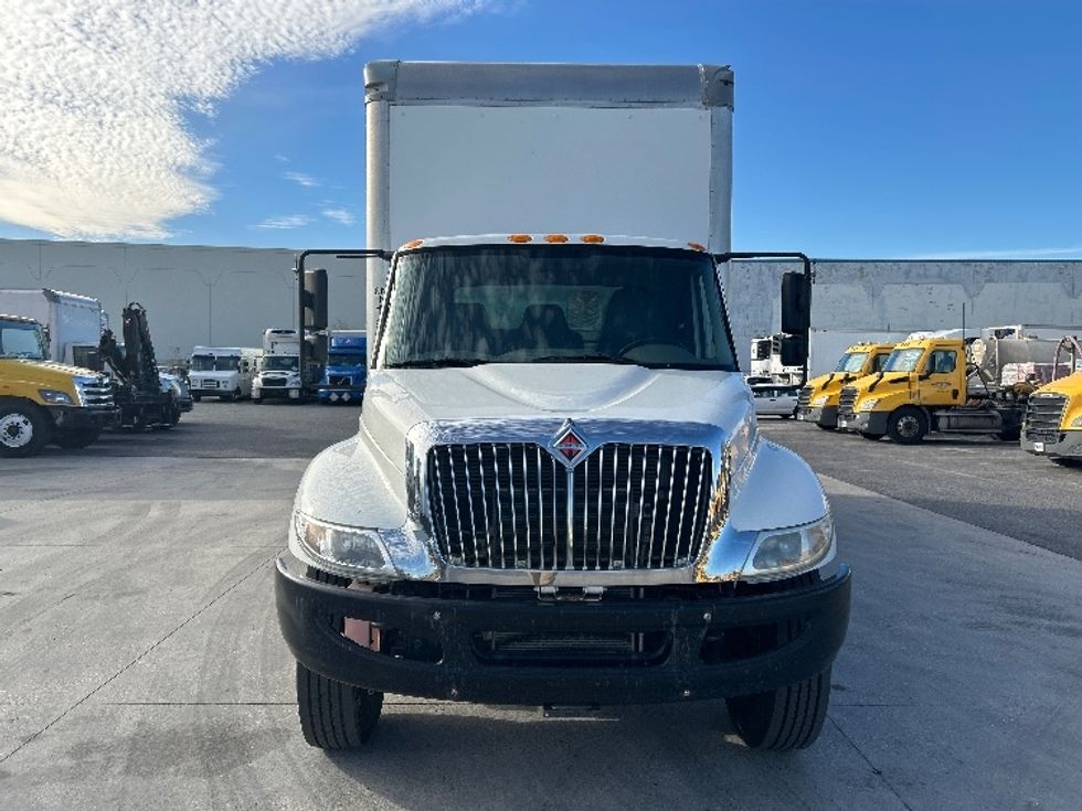 Medium Duty Box Truck-Light and Medium Duty Trucks-International-2019-4300-Katy-TX-72,443\n\t\tmiles-$ 55,250 - Image 2